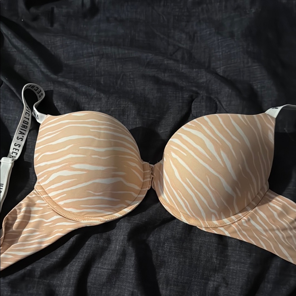Victoria's Secret Tan , White & pink Everyday Bra